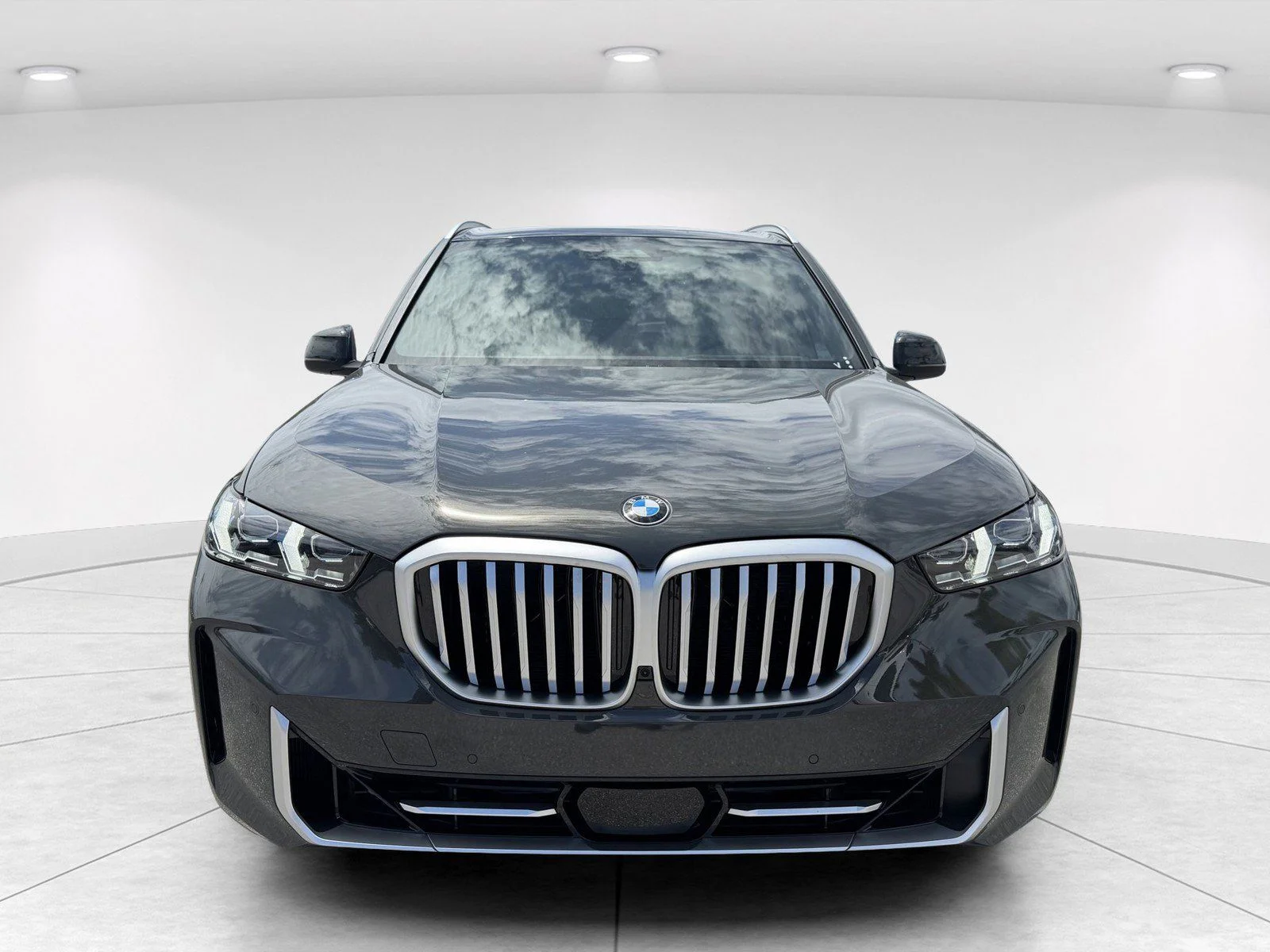 New 2026 Dravit Grey Metallic BMW sDrive40i image 2