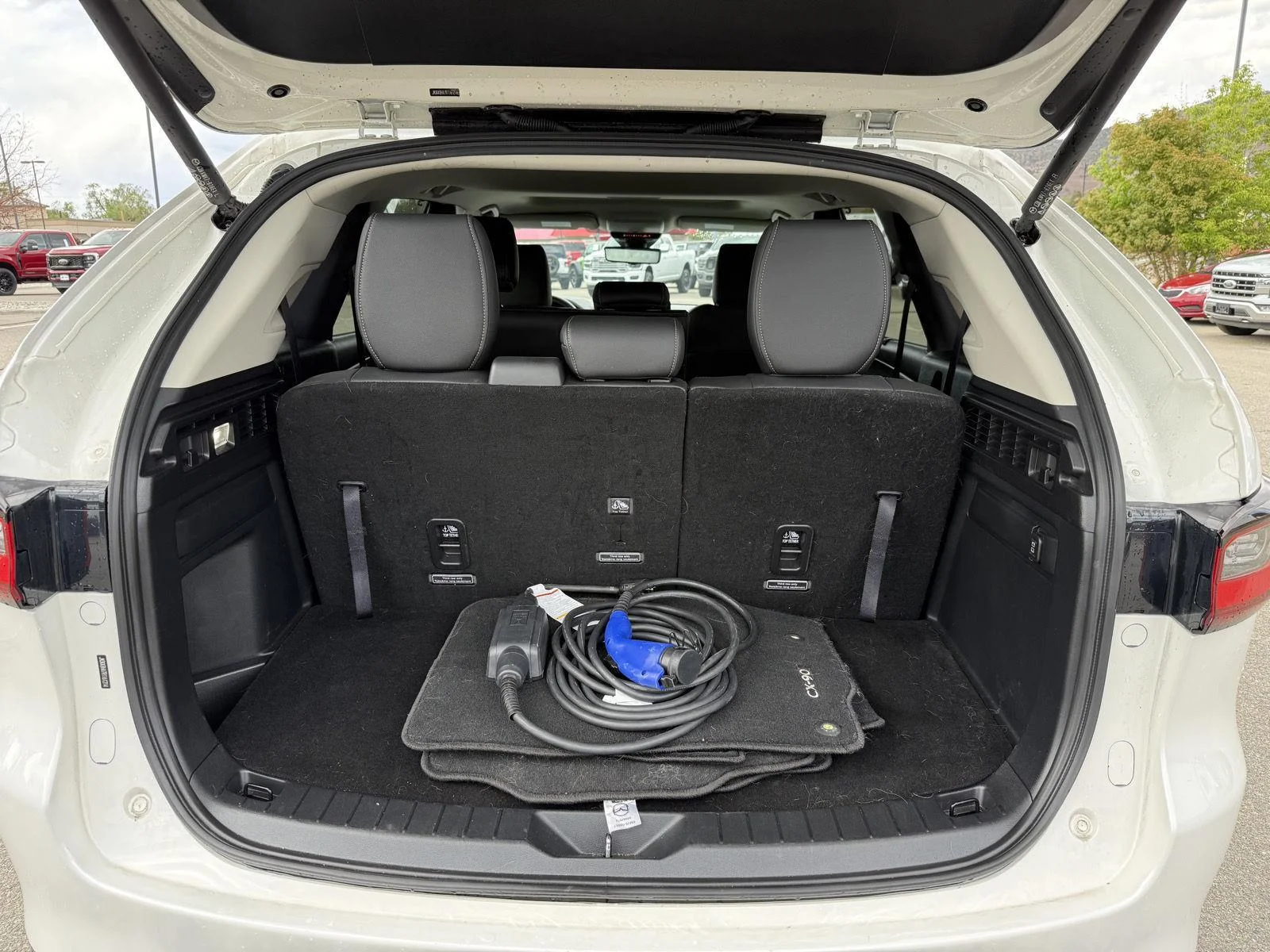 Used 2024 Rhodium White Premium Mazda Preferred image 7