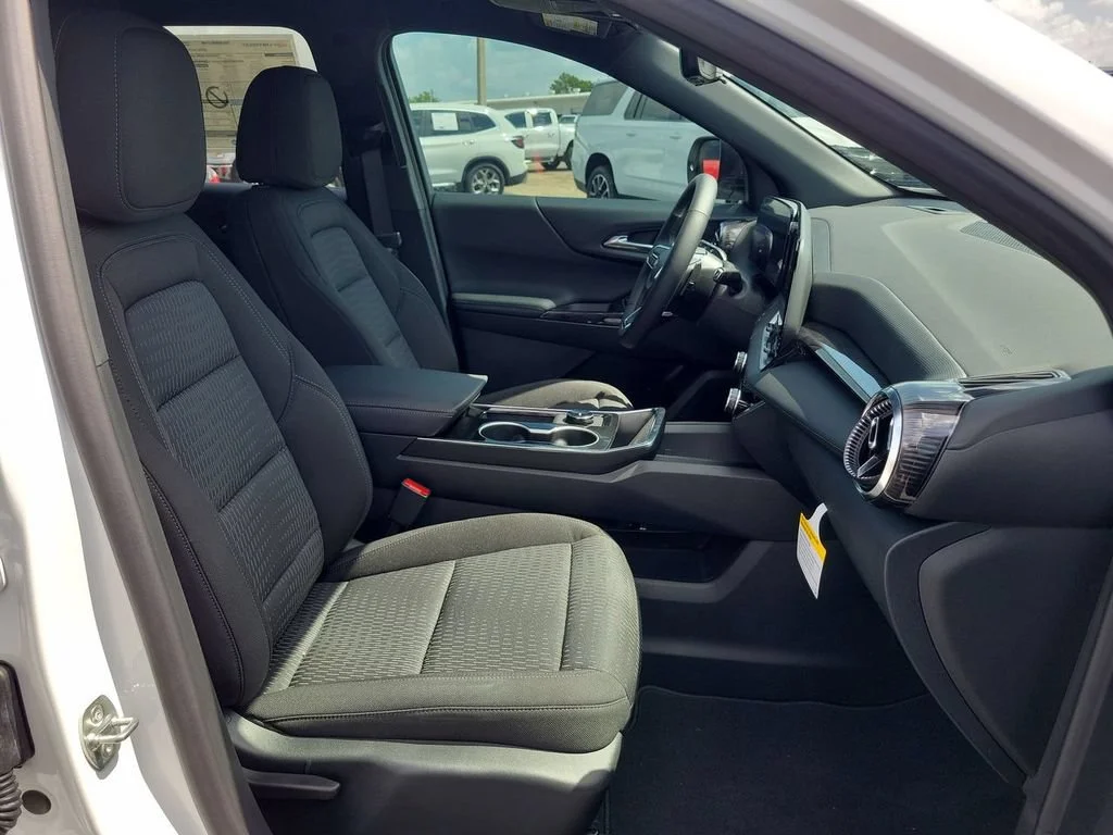 New 2026 Summit White Chevrolet LT image 20