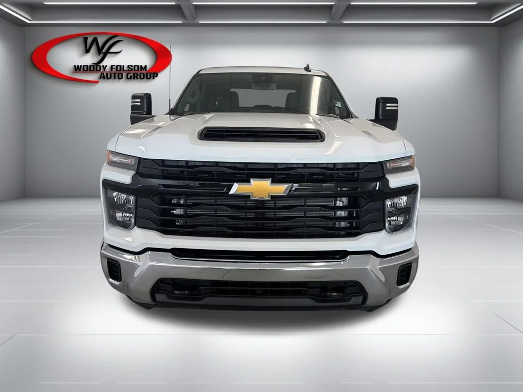 New 2026 Summit White Chevrolet WT image 2