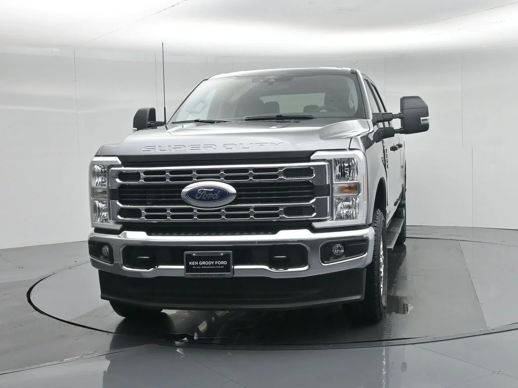 New 2026 Carbonized Gray Metallic Ford XLT image 55