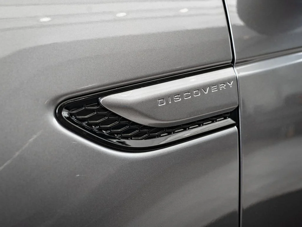 Certified Used 2025 Eiger Grey Metallic Land Rover S image 9