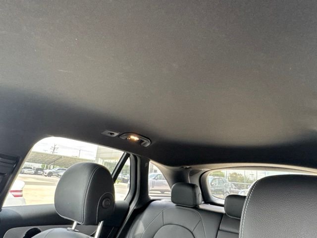 Used 2022 Silver Mercedes-Benz GLC 300 image 31