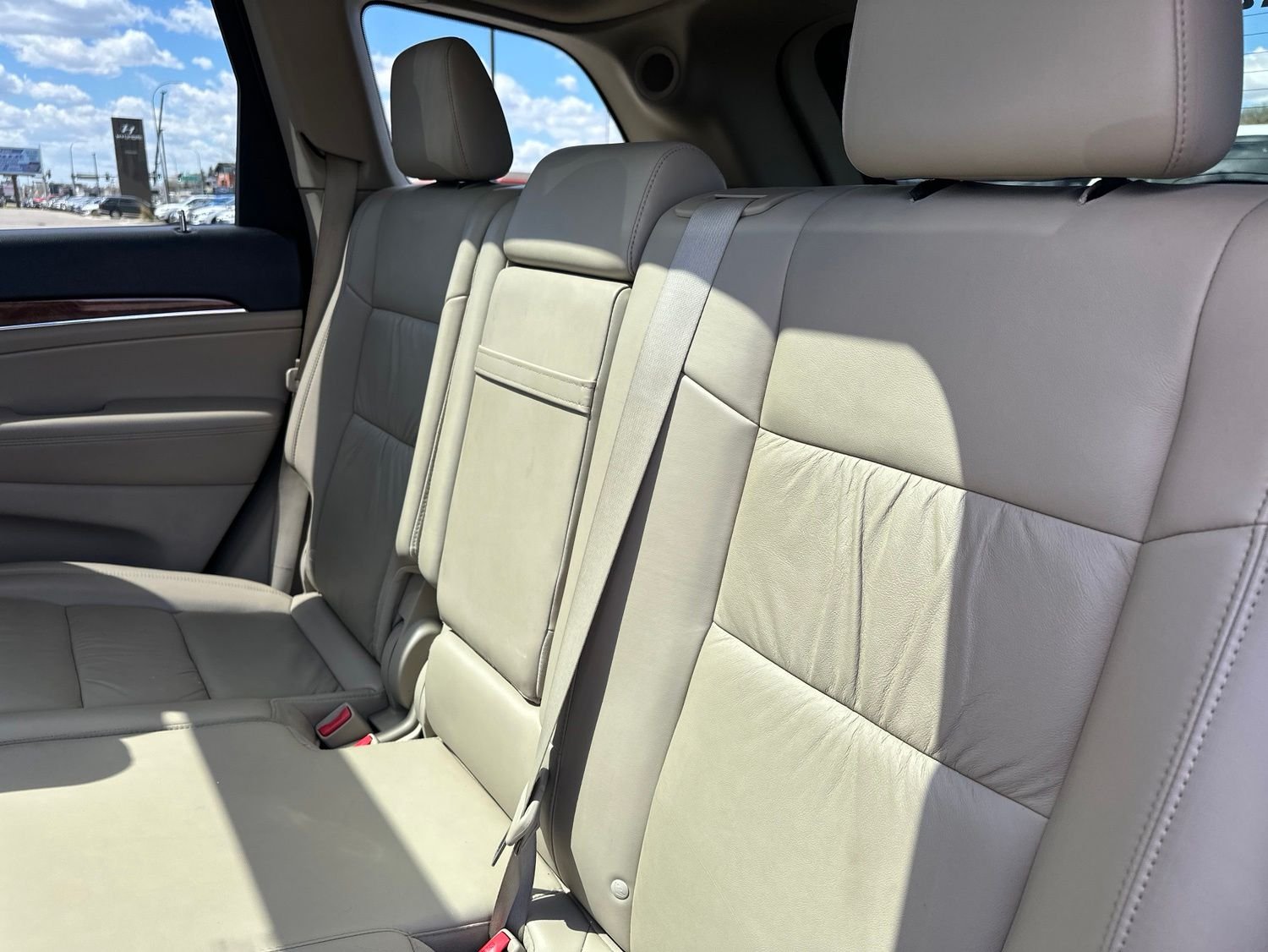 Used 2011 Black Jeep Limited image 22