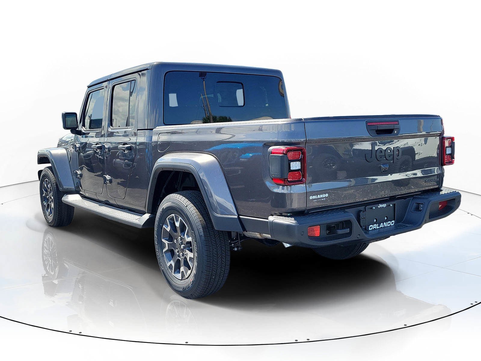 New 2026 Granite Crystal Metallic Clear-Coat Exterior Paint Jeep Sahara image 2