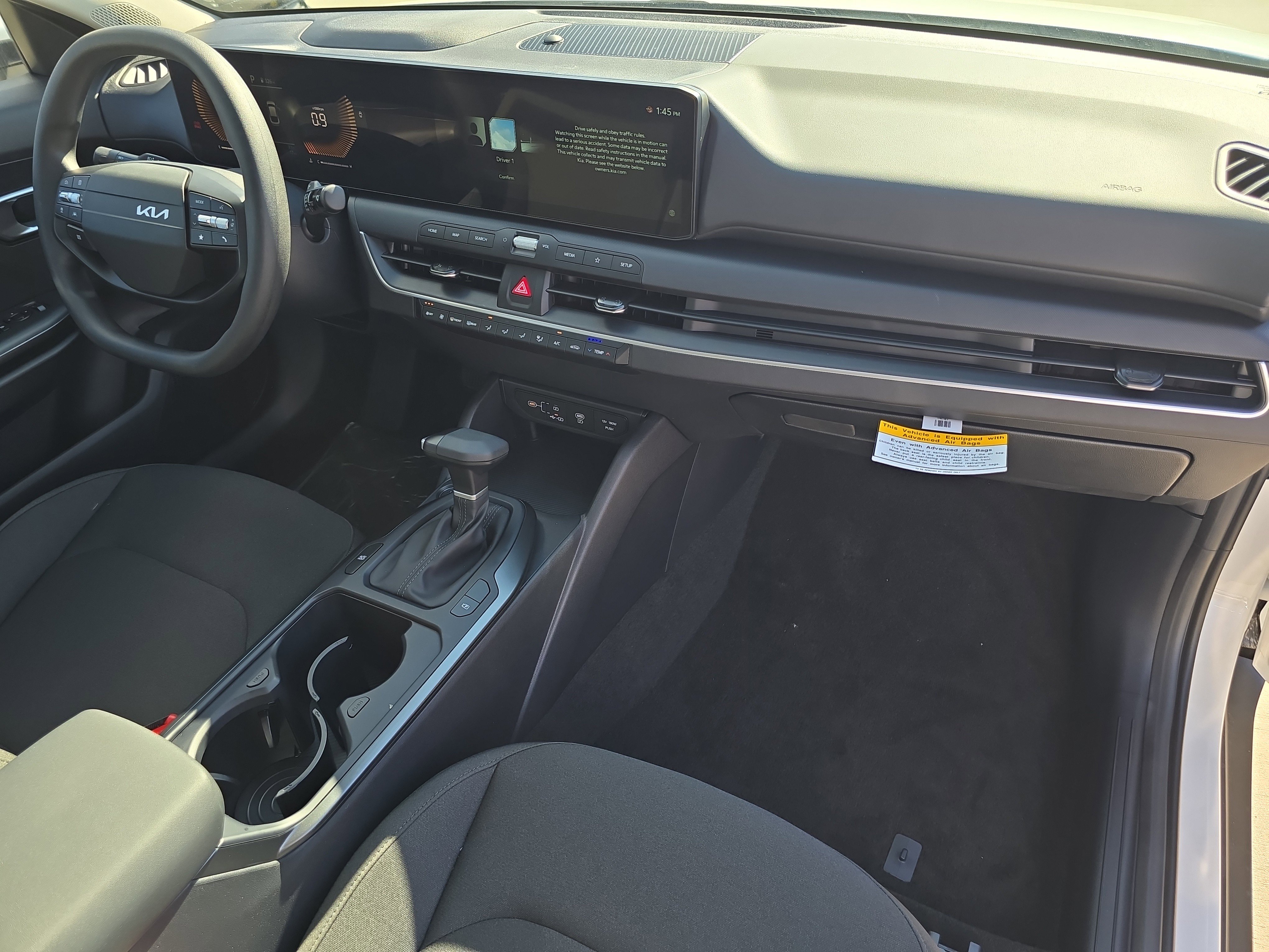 New 2026 Snow White Pearl Kia LXS image 11