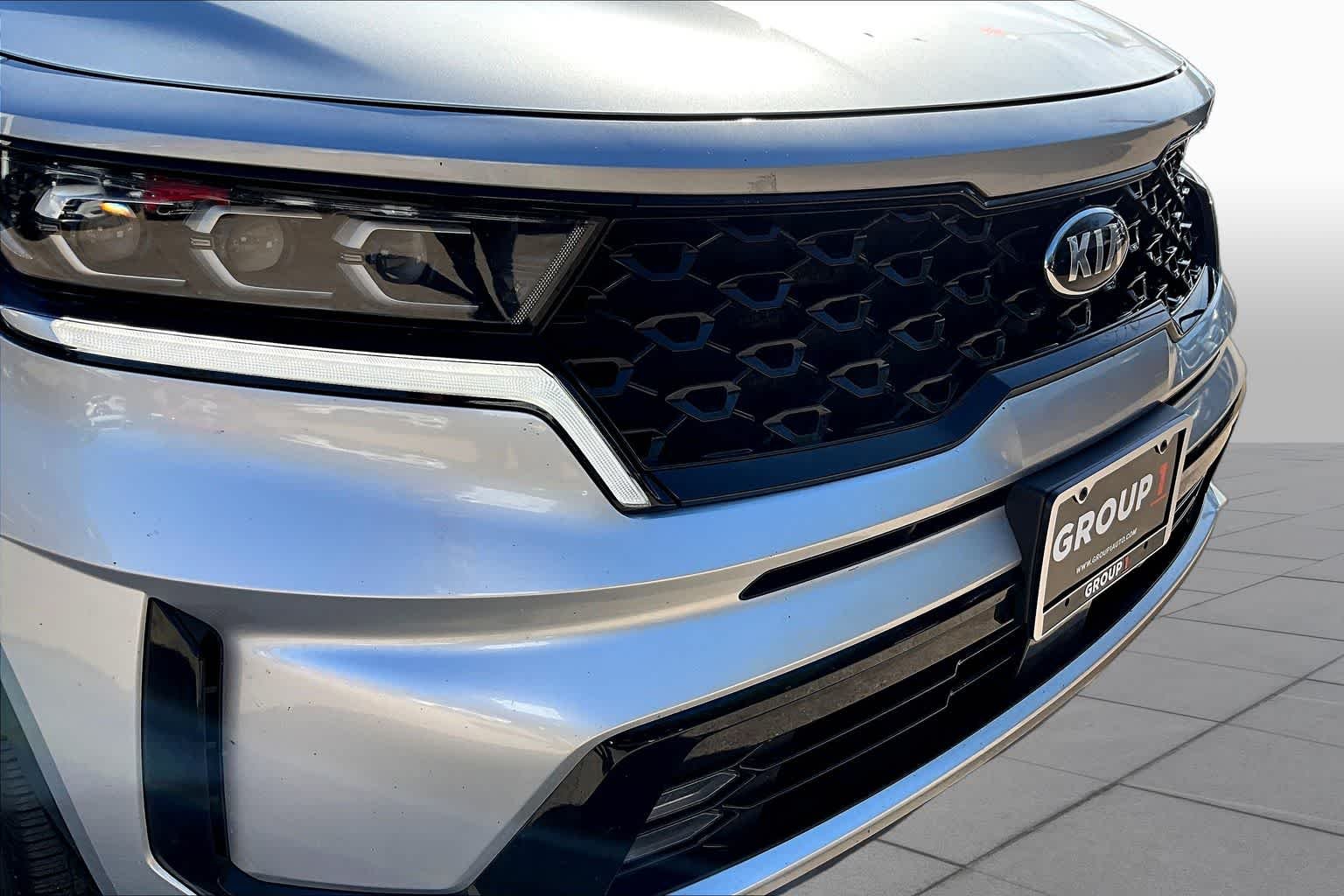 Used 2021 Sparkling Silver Kia SX image 30