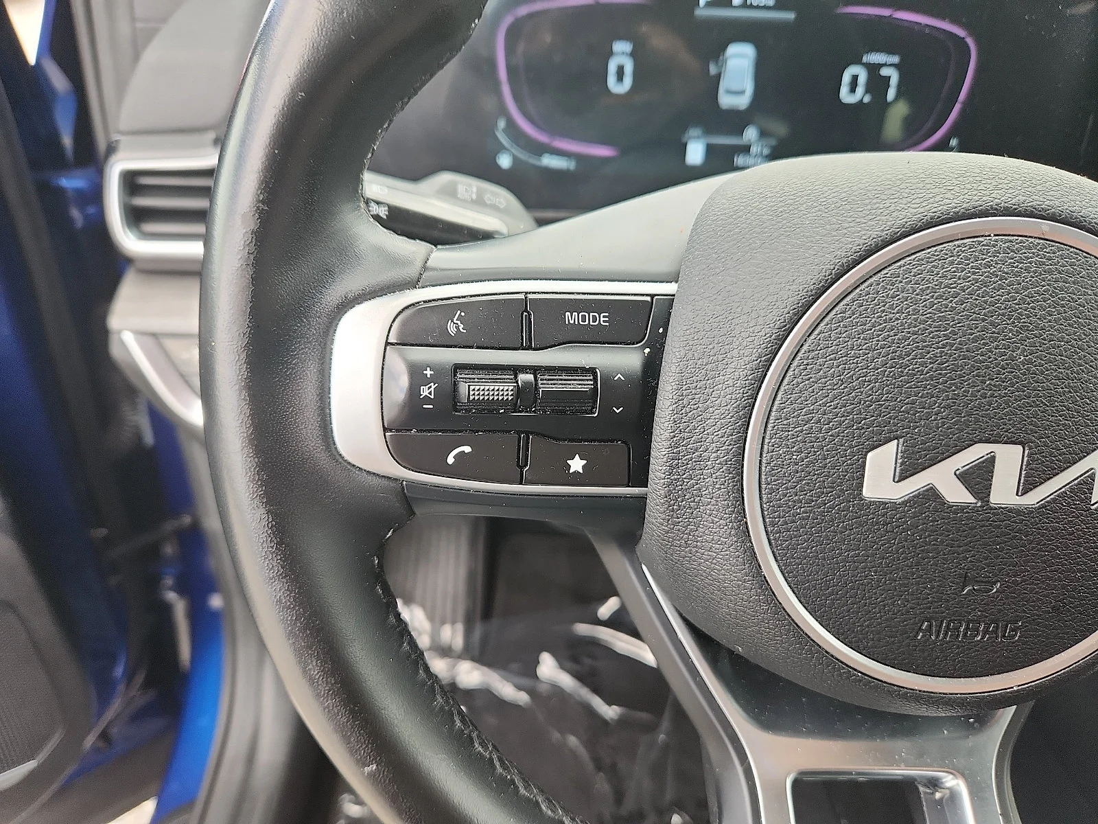 Used 2025 Blue Kia X-Line image 21