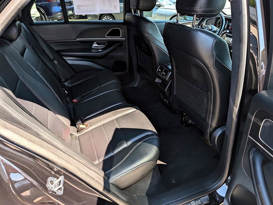Used 2025 Obsidian Black Metallic Mercedes-Benz GLE 350 image 25