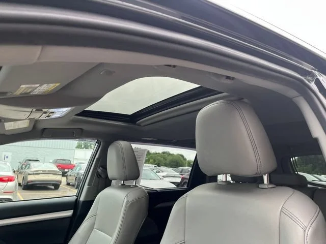Used 2019 Midnight Black Metallic Toyota XLE image 13