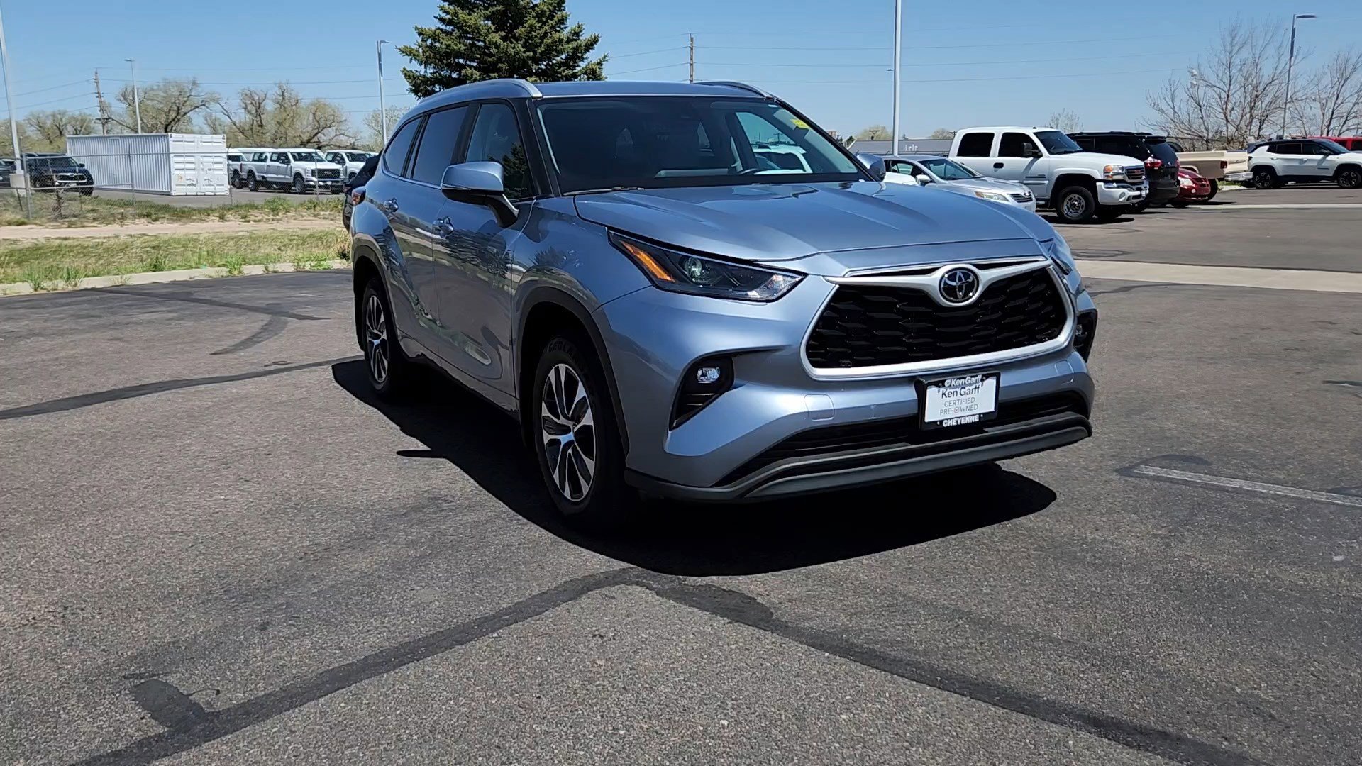 Used 2023 Moon Dust Toyota L image 4