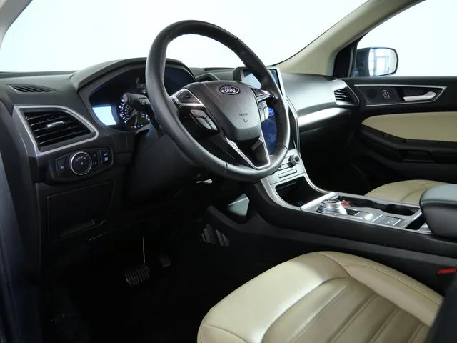 Used 2024 Green Ford SEL image 16