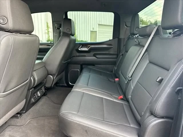 Certified Used 2025 Sterling Metallic GMC SLT image 18