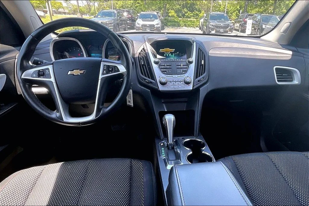 Used 2013 Red Chevrolet LT image 18