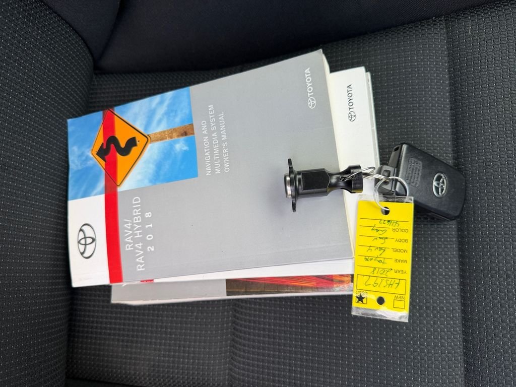 Used 2018 Gray Toyota XLE image 28