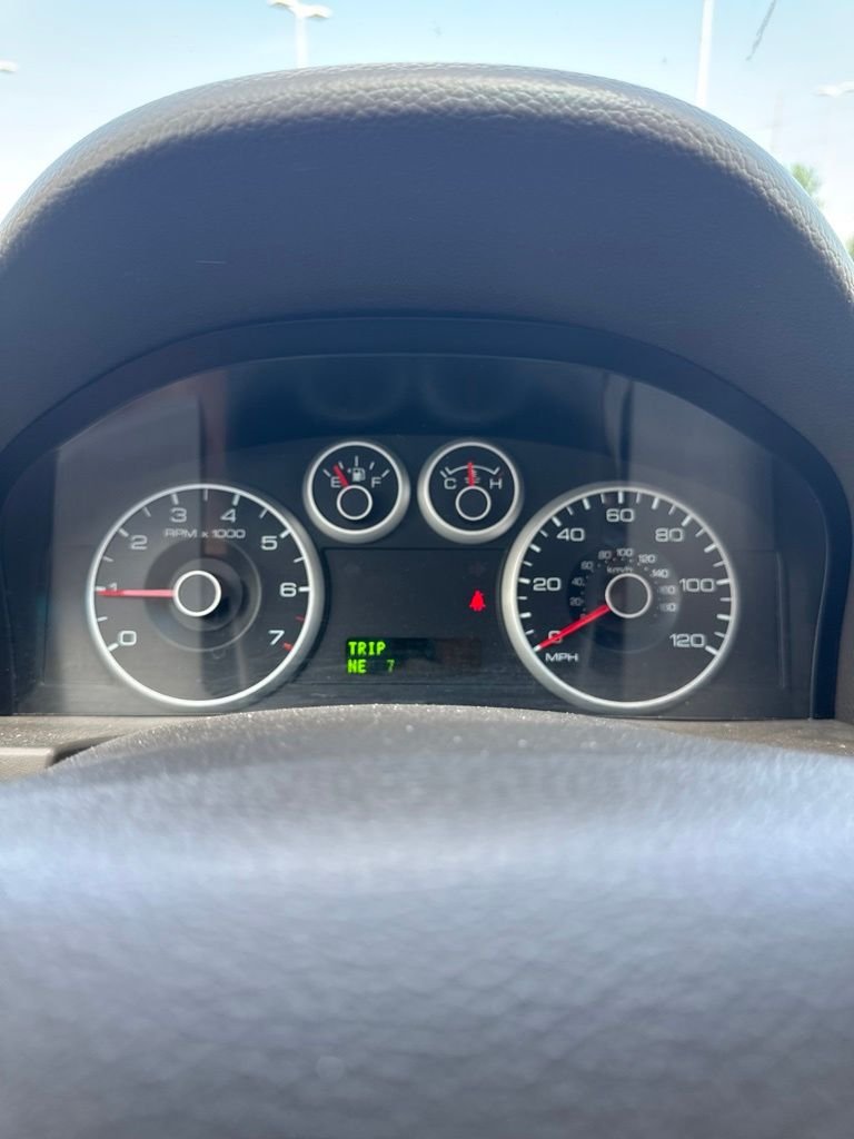 Used 2009  Ford SEL image 4