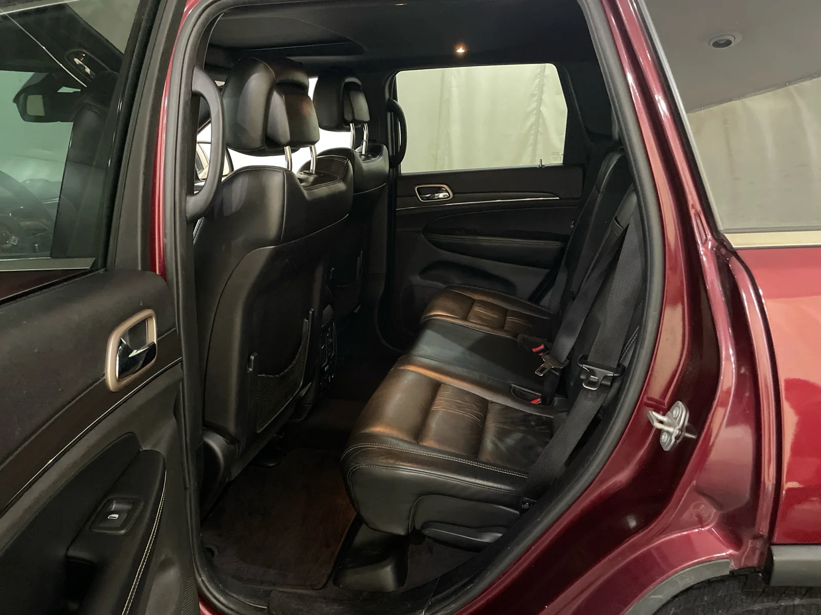 Used 2016 Velvet Red Pearlcoat Jeep Limited image 30