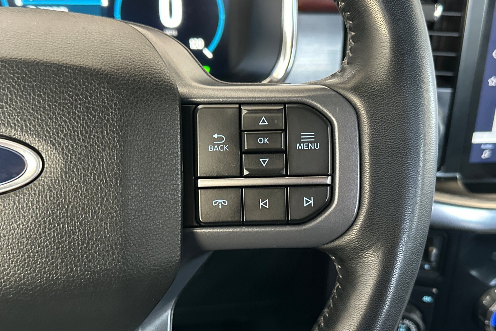 Used 2023 White Ford Lariat image 26