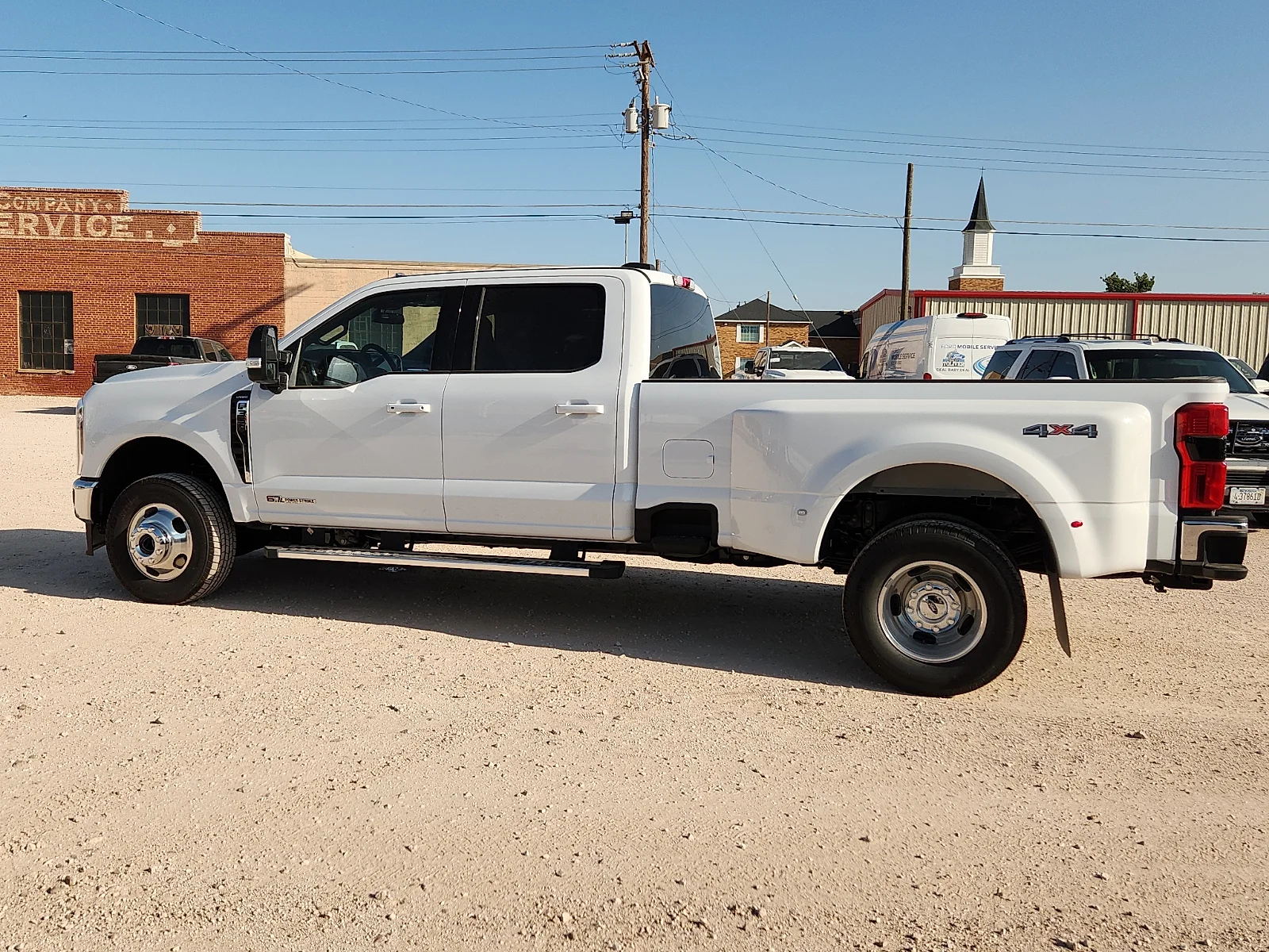 New 2026 Oxford White Ford Lariat image 4