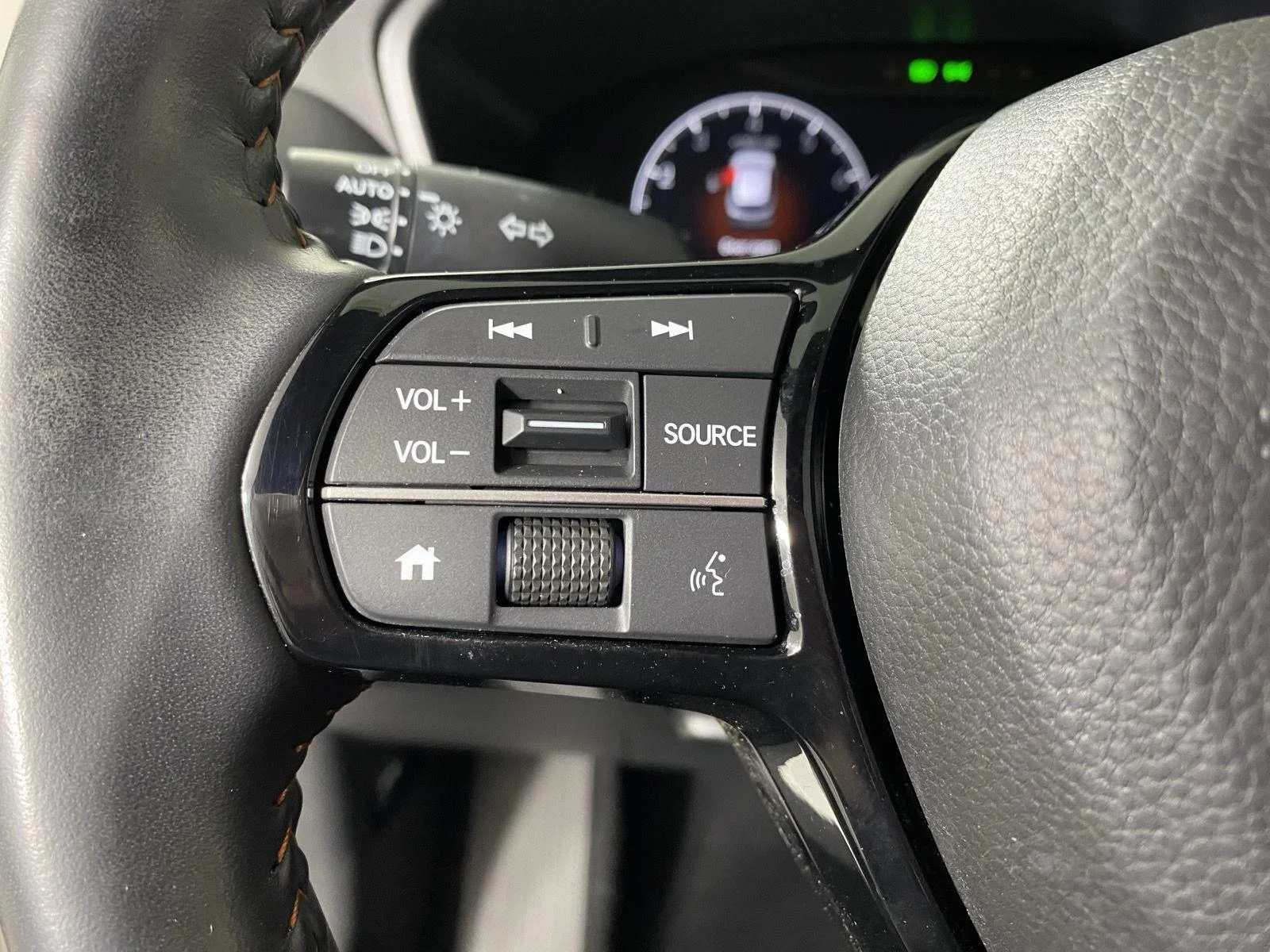 Used 2024 Platinum White Pearl Honda Sport image 14