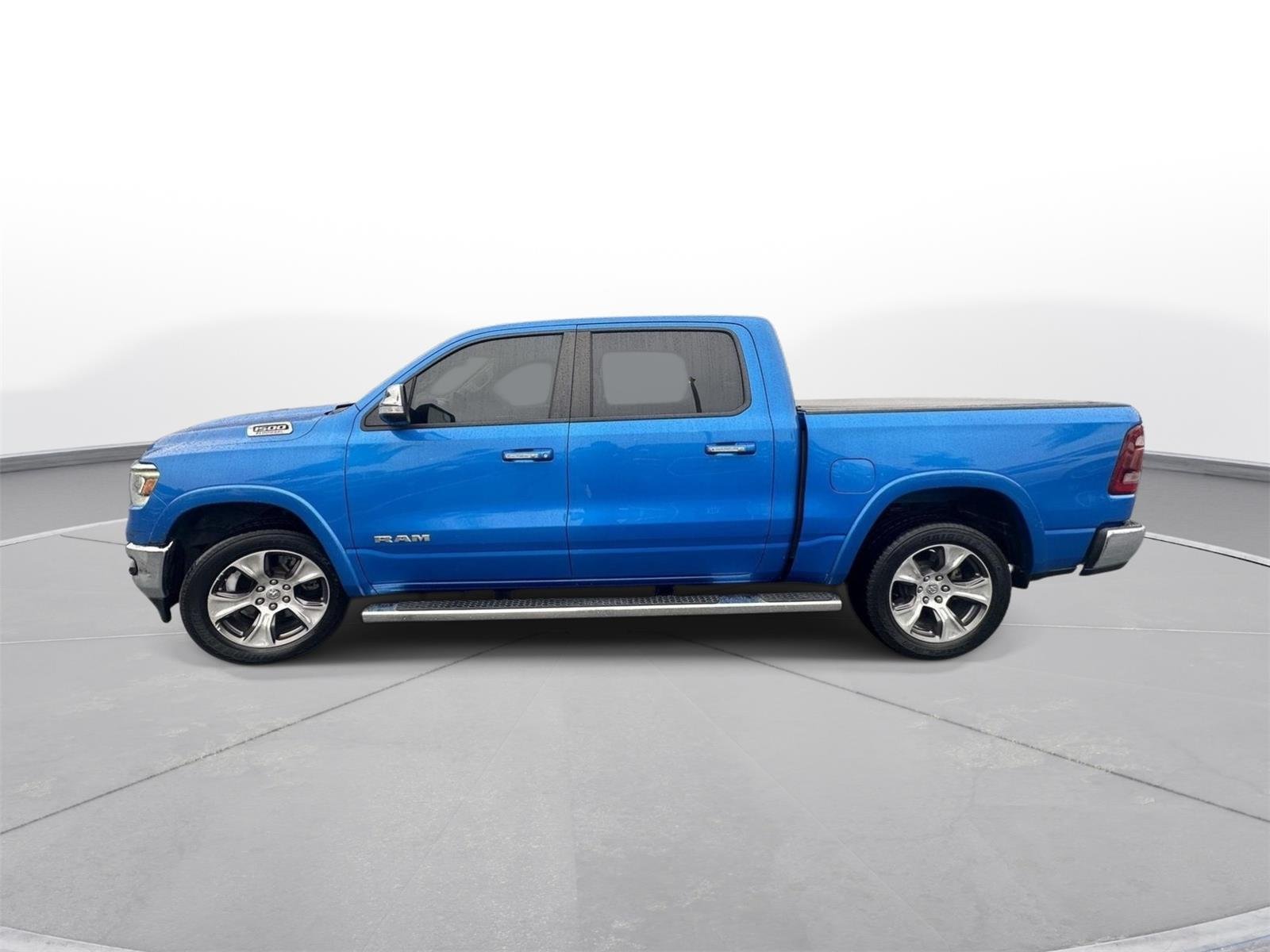Used 2022 Hydro Blue Pearlcoat Ram Laramie image 9