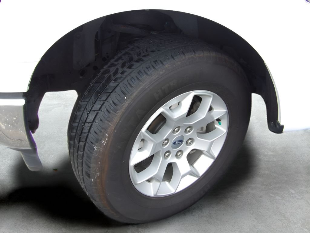 Used 2023 Oxford White Ford XLT image 38