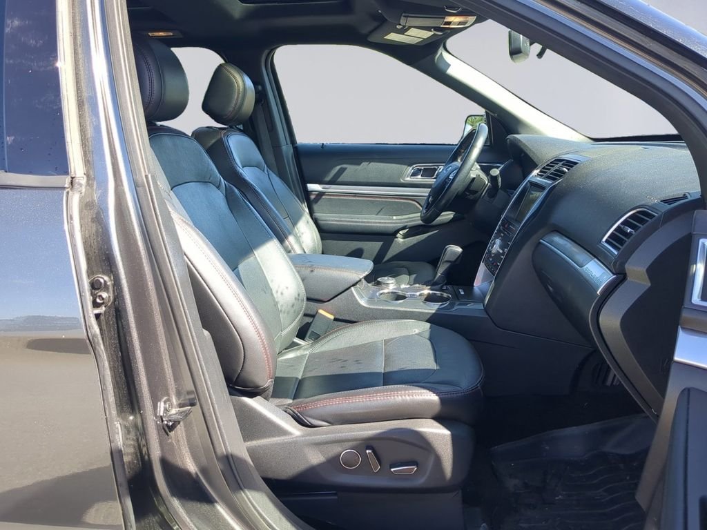 Used 2017 Magnetic Ford Sport image 19