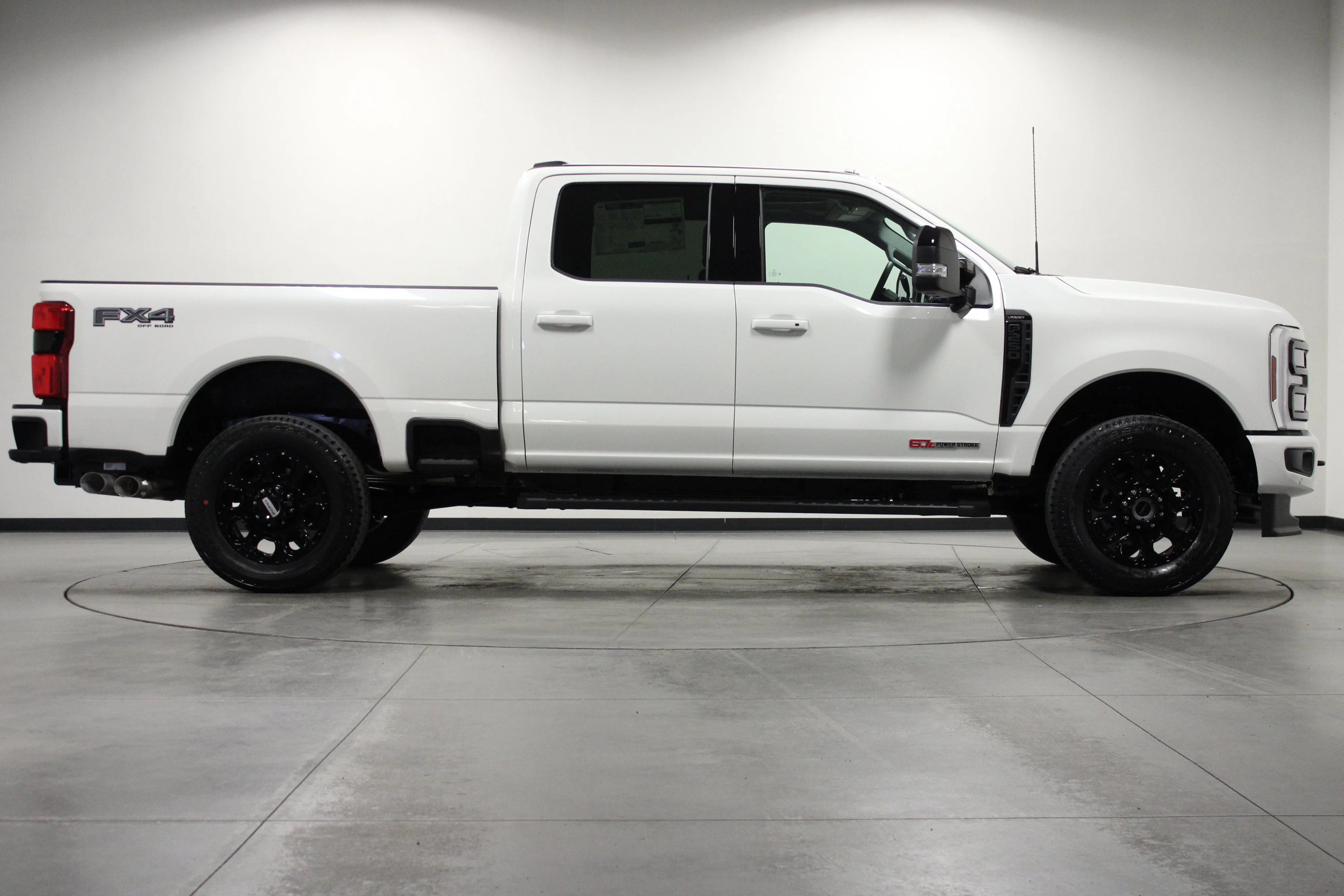 New 2026 Star White Metallic Tri-Coat Ford F-250® Lariat® image 3