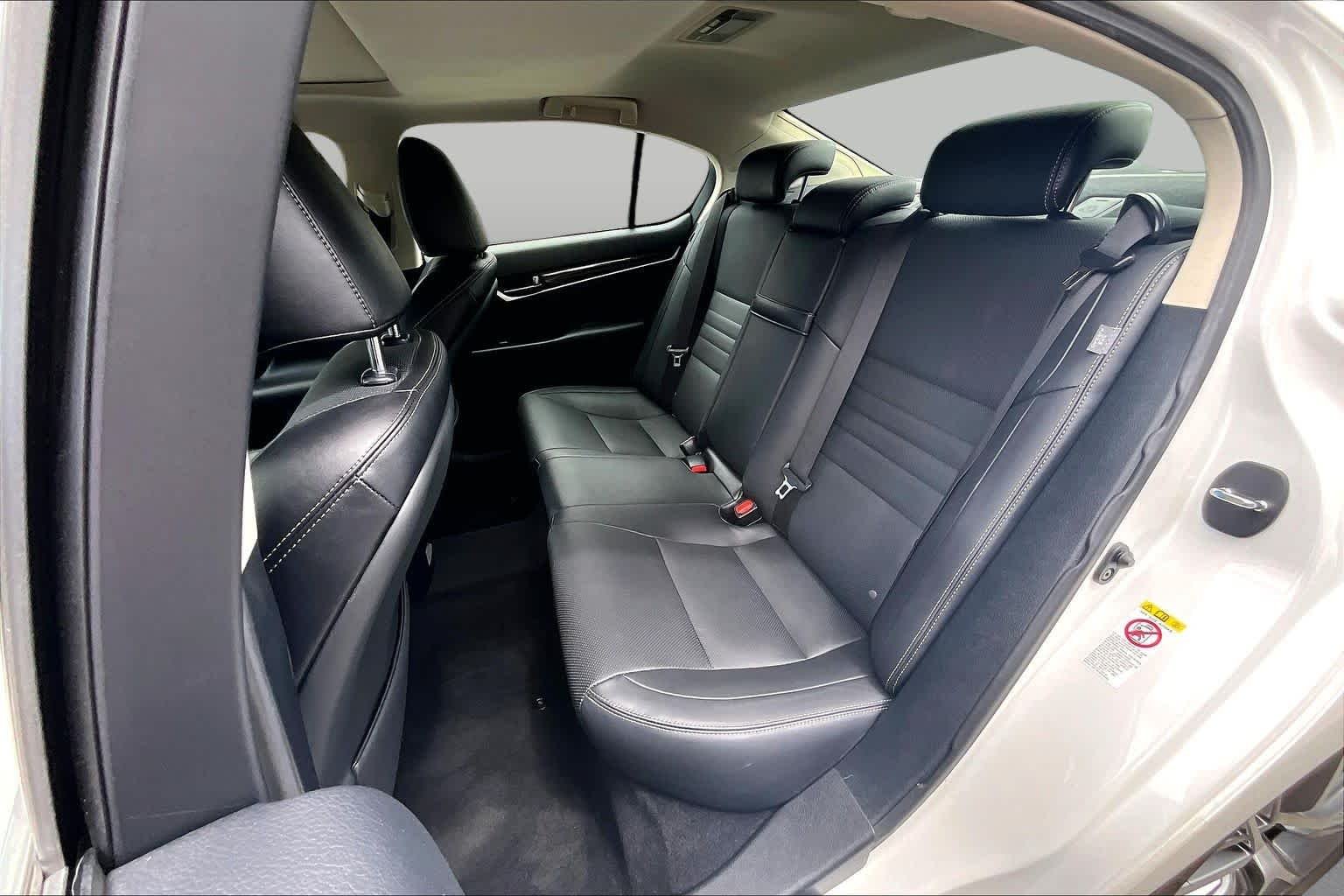 Used 2019 Eminent White Pearl Lexus  image 21