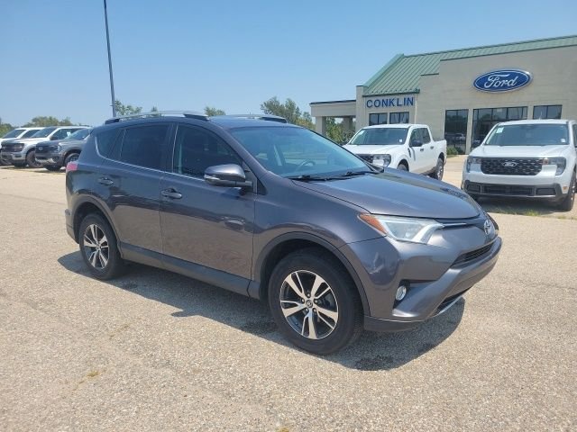 Used 2016 Magnetic Gray Metallic Toyota XLE image 19