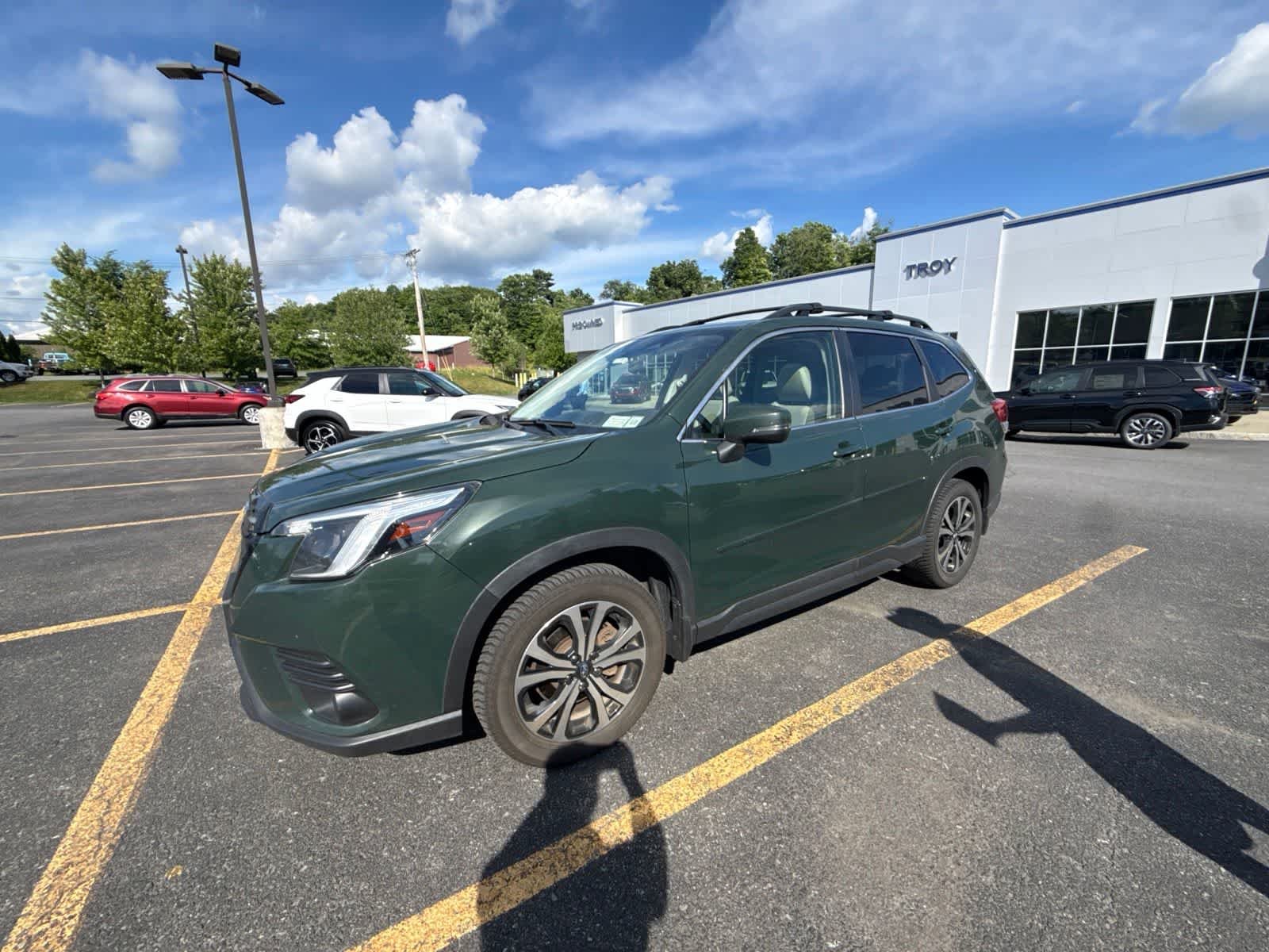 Used 2022 Cascade Green Silica Subaru Limited image 1