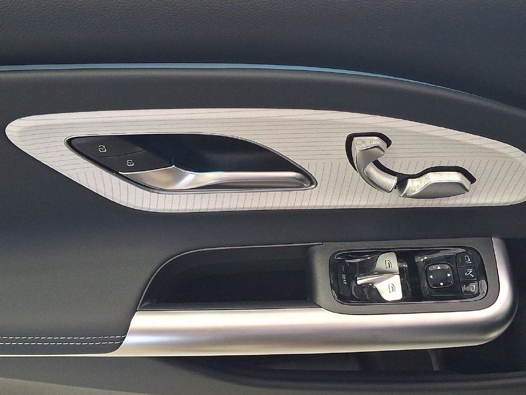 New 2027 MANUFAKTUR Alpine Grey Mercedes-Benz CLA 220 image 35