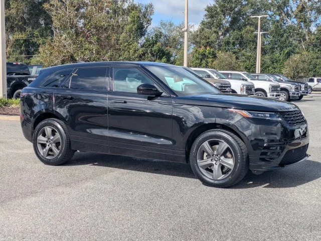 Used 2025 Santorini Black Land Rover Dynamic SE image 2