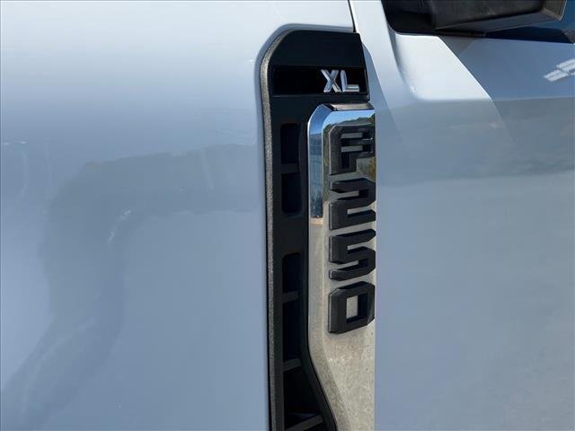 Used 2024 Oxford White Ford XL image 9
