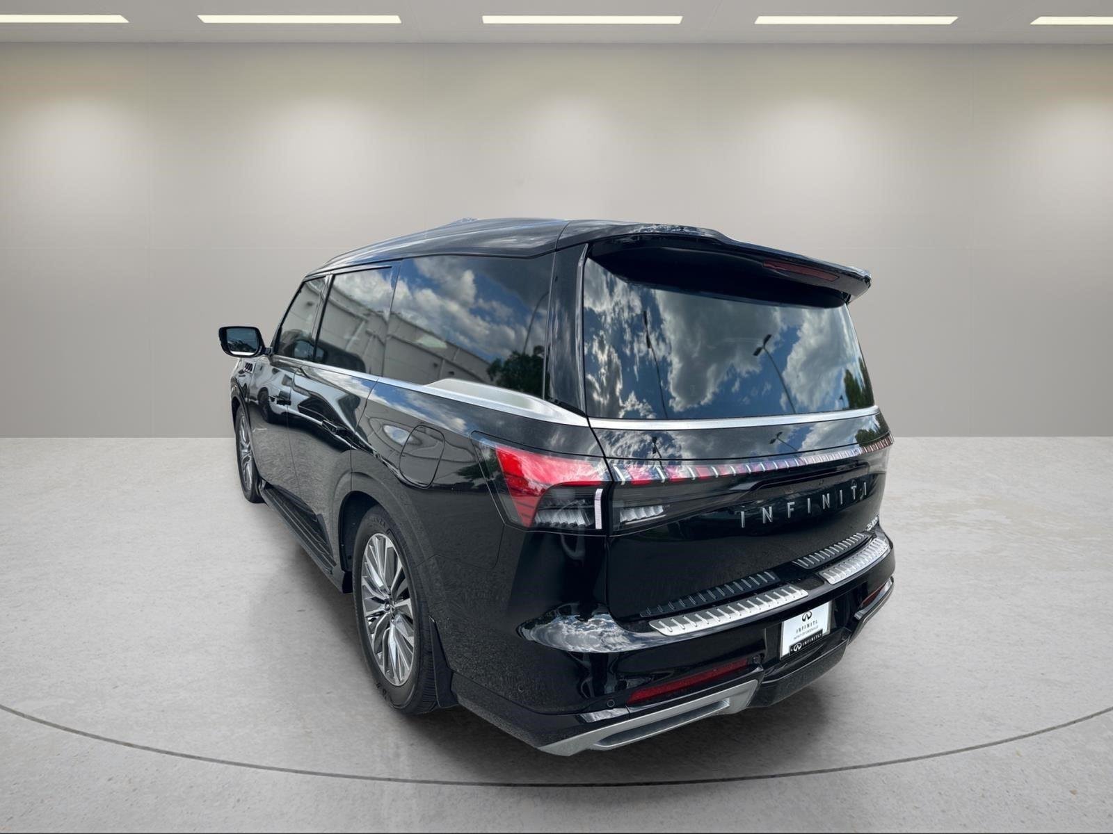 New 2026 BLACK OBSIDIAN INFINITI Luxe 4WD image 3
