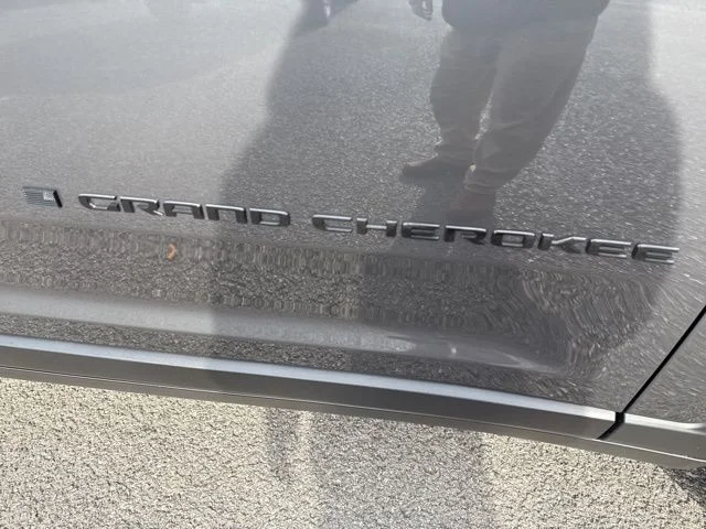 New 2026 Baltic Gray Metallic Clear-Coat Exterior Paint Jeep Limited image 13
