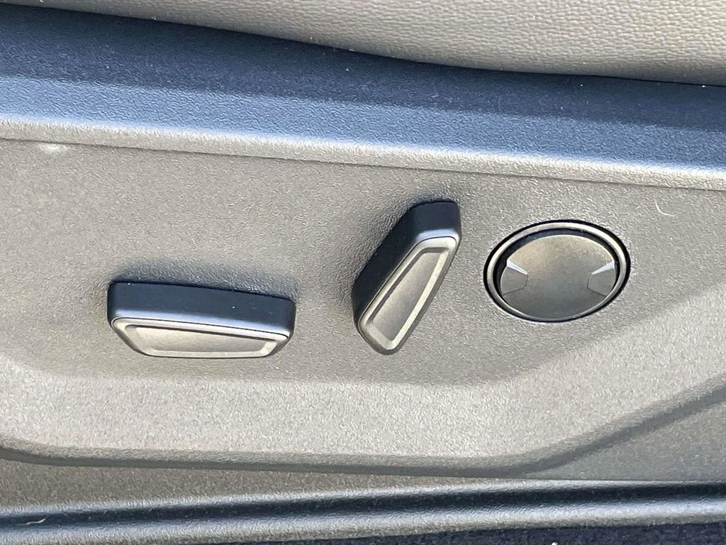 New 2026 Gray Ford Lariat image 14