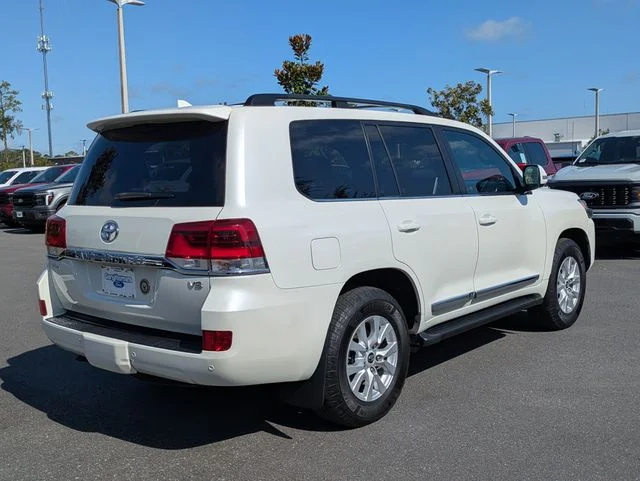 Used 2020 Blizzard Pearl Toyota Base image 4