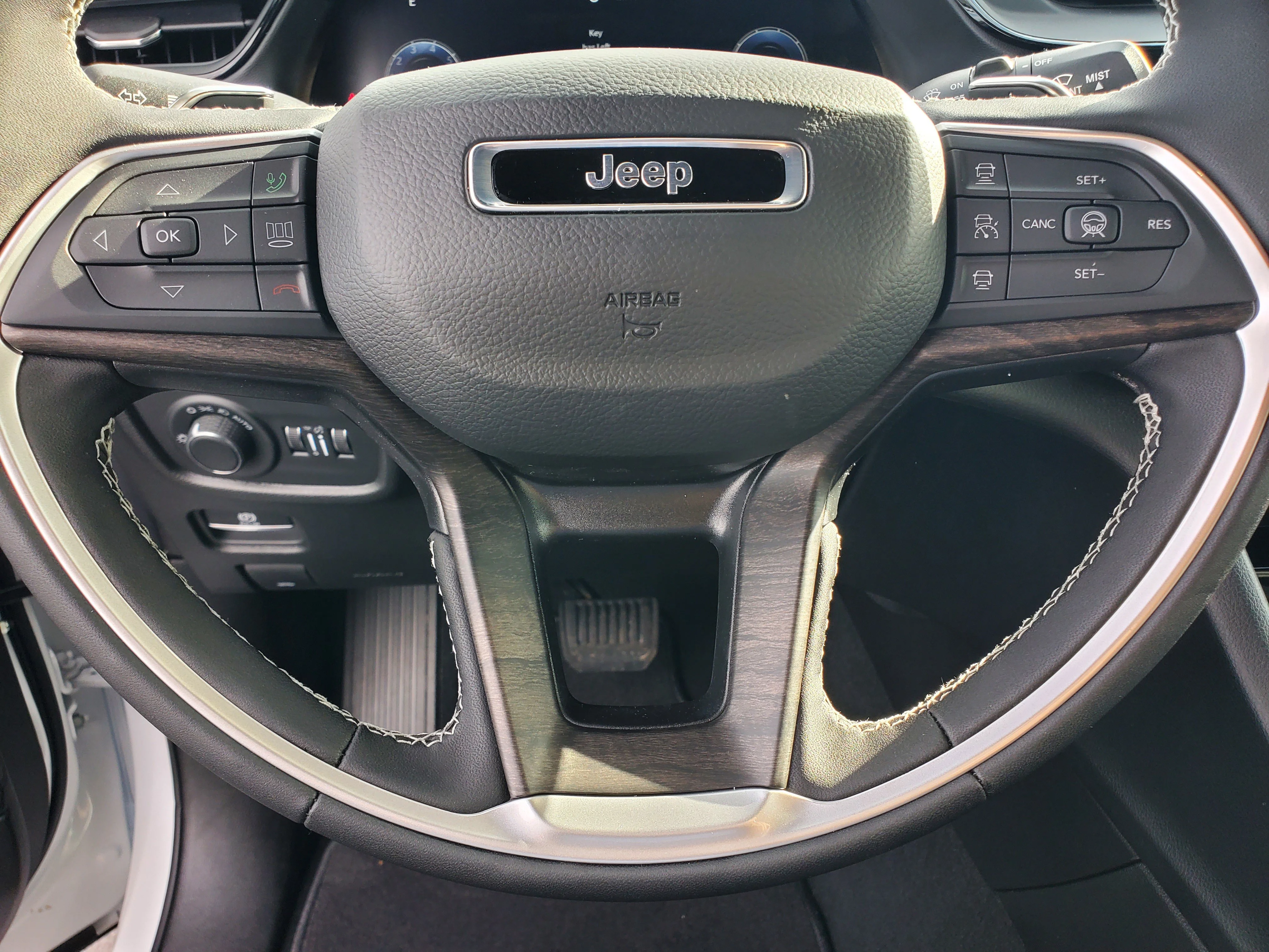 New 2026 Bright White Clearcoat Jeep Limited image 22