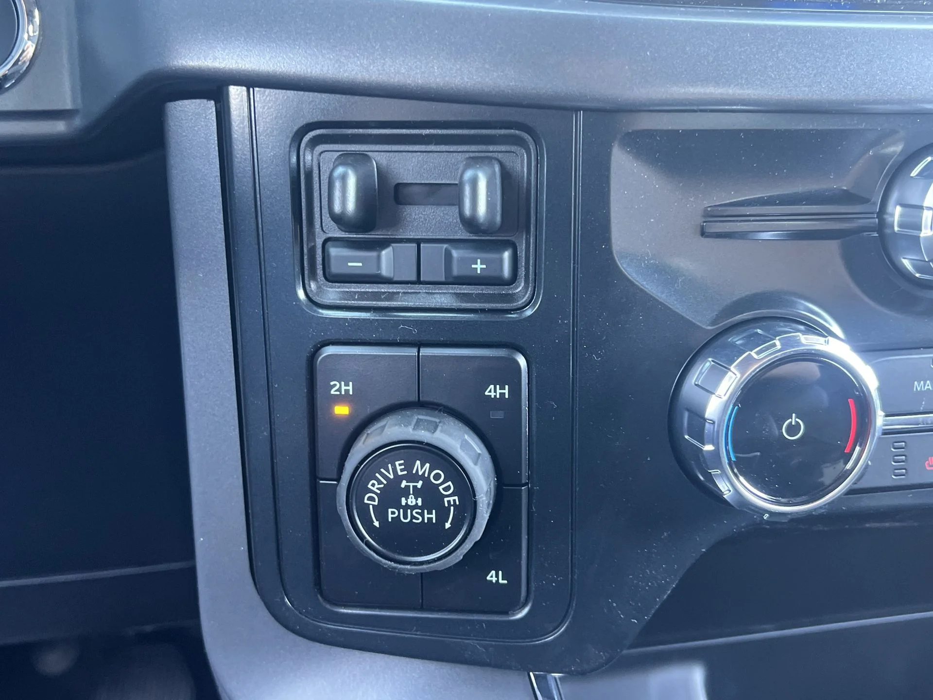 New 2026 Antimatter Blue Metallic Ford XLT image 7