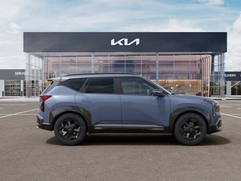 New 2027 Pale Gray Kia X-Line S image 7