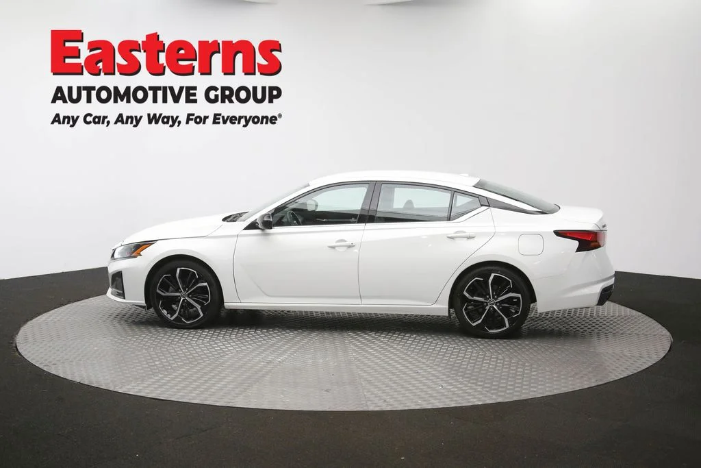 Used 2024 White Nissan 2.5 SR image 60