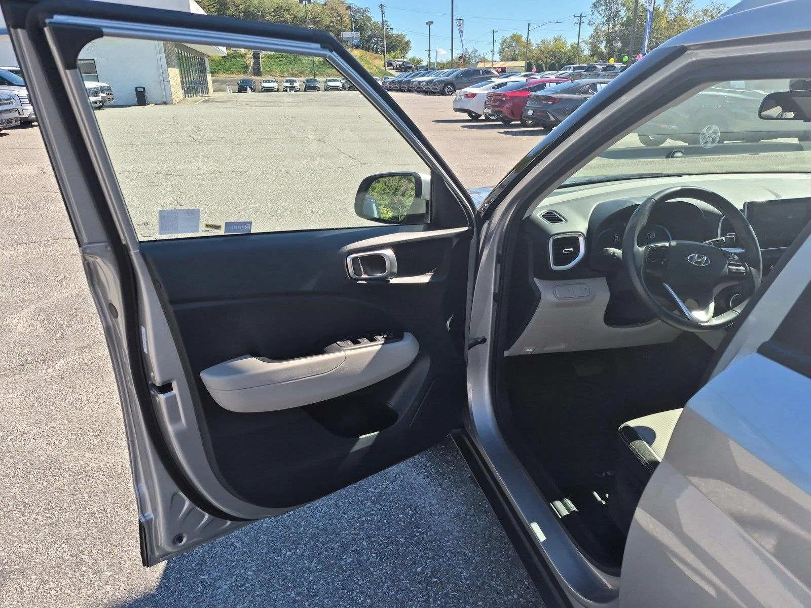 Used 2024 Shimmering Silver Hyundai SEL image 14