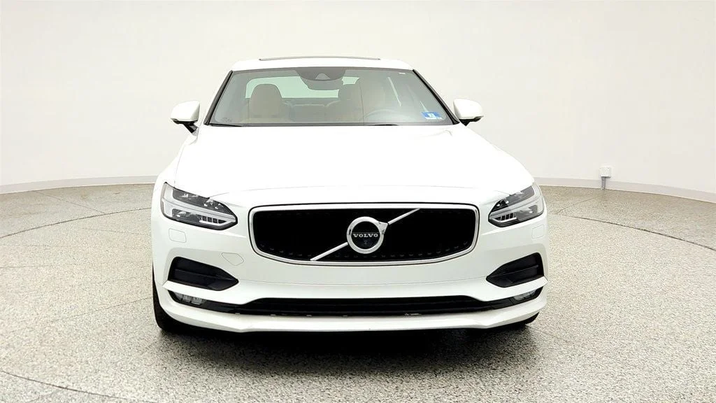 Used 2017 Crystal White Pearl Volvo T6 AWD Momentum w/ Vision & Momentum Plus Package image 2
