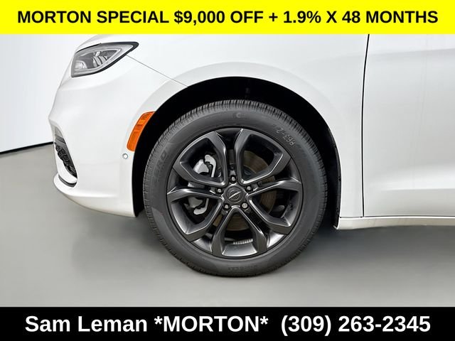 New 2026 Bright White Clear-Coat Exterior Paint Chrysler Select image 31