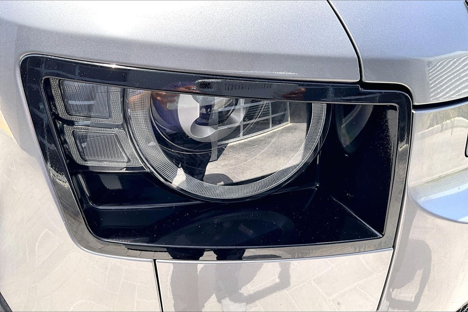 Used 2020 Gray Land Rover HSE image 28