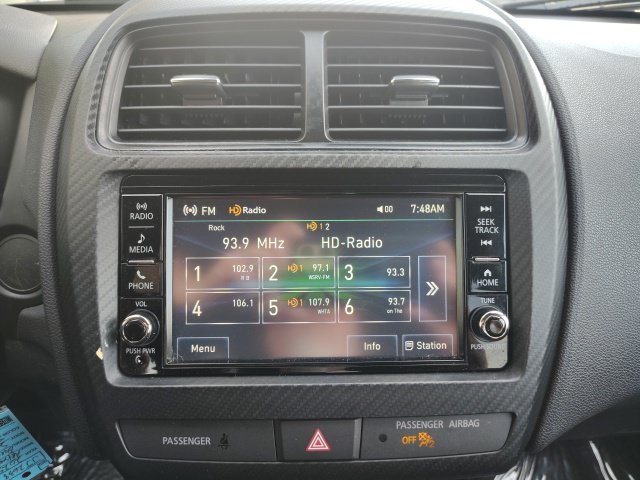 Used 2025 Silver Mitsubishi 2.0 ES image 17