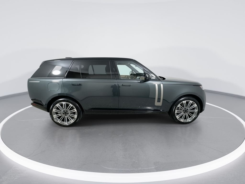 New 2026 Belgravia Green Land Rover SE LWB image 9
