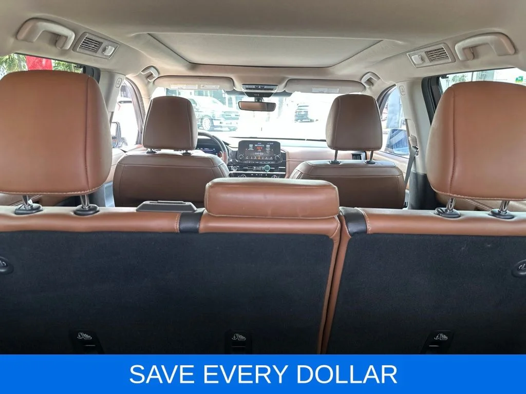 Used 2023 Silver Nissan Platinum image 19