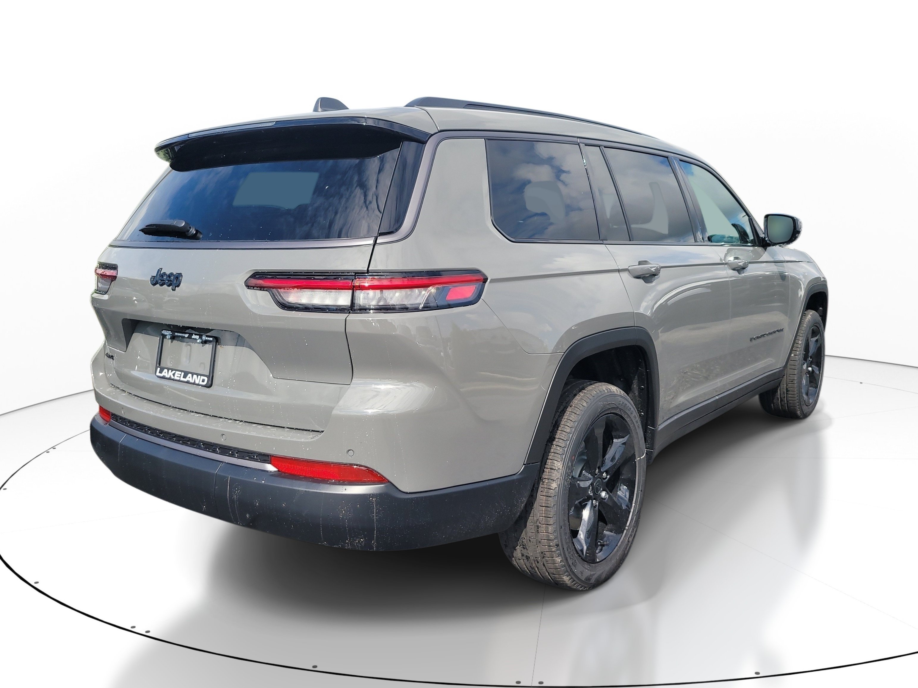 New 2027 Sting-Gray Clear-Coat Paint Jeep Limited image 6